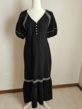 Old Navy SM Gauzy Embroidery Tiered Pockets Black Maxi Dress Boho Prairie Cotton